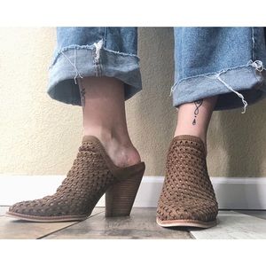 Dolce Vita Hudson Suede Heeled Mule Size:8